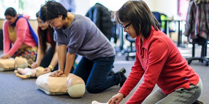 CPR on a mannequin r CTA 700px 1 40409 trainingpartner CTA 700px 1